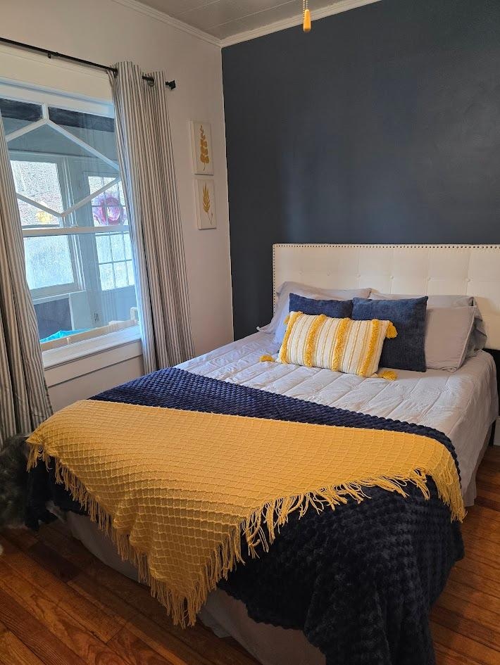 An additional queen bedroom