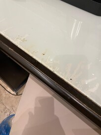 Mesa em pessimas condicoes