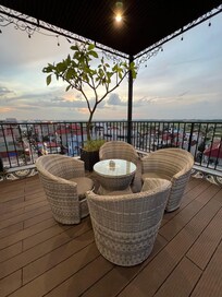 Terrasse de la piscinr