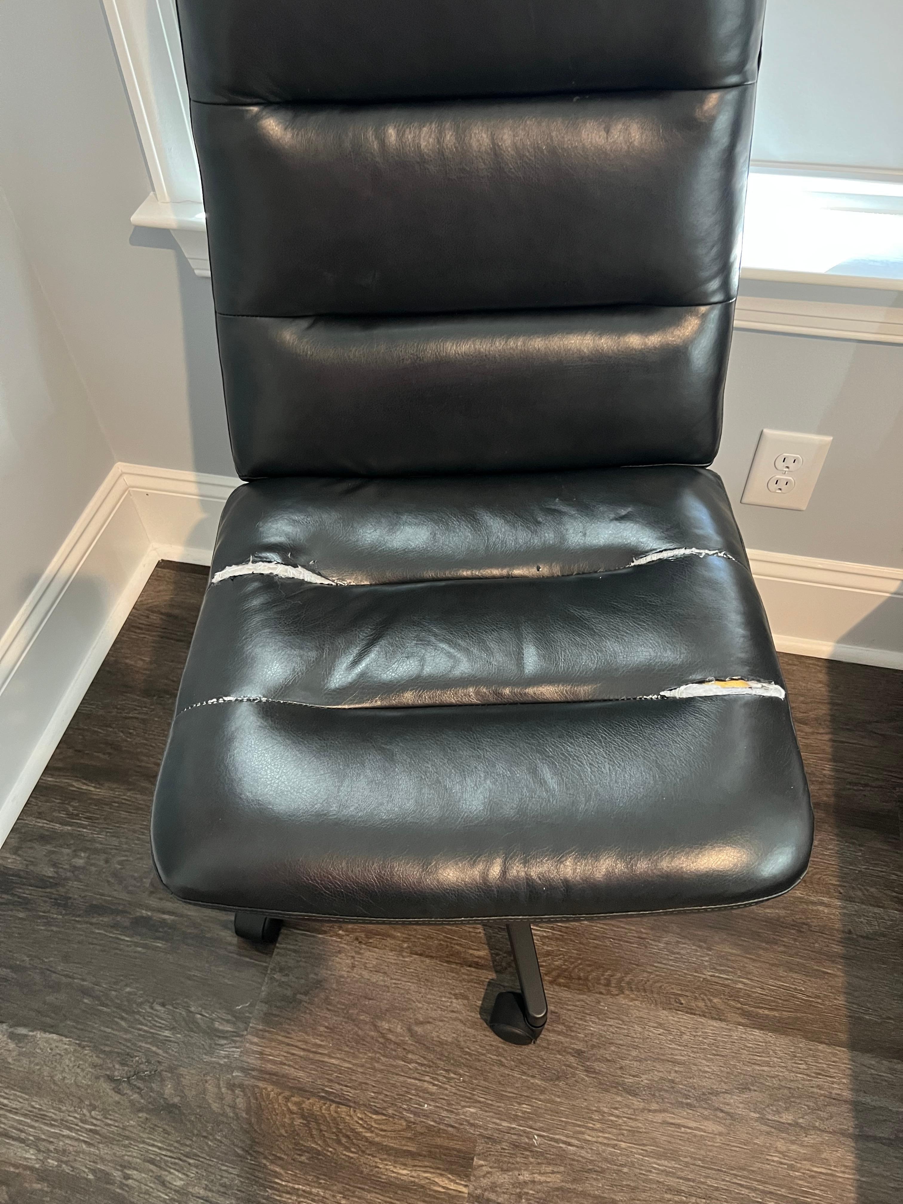 Not sure what the story is on this chair in MBr