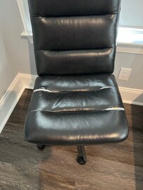 Not sure what the story is on this chair in MBr