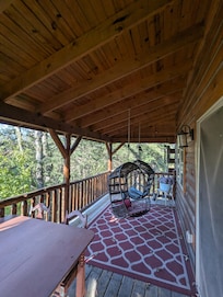 Other side of the porch.