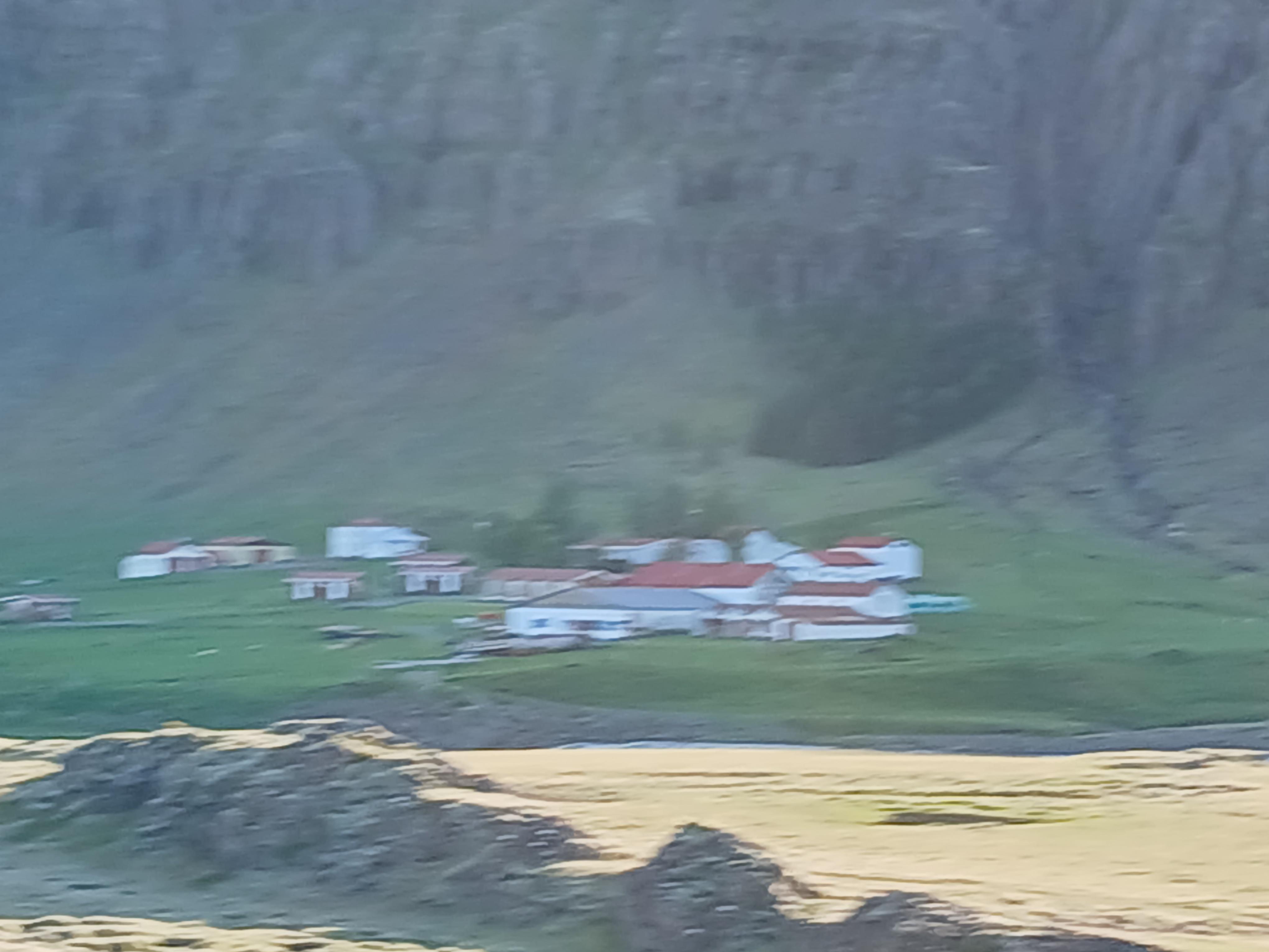 Ein Blick zurück zu unserem Guesthouse.