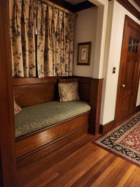 Two little alcoves perfect for reading (across from the stairs)