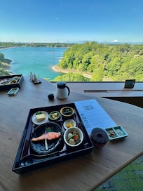 Kikusuitei breakfast view
