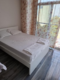 Sclaffbett nur 1.40m breit,alt und kaputt