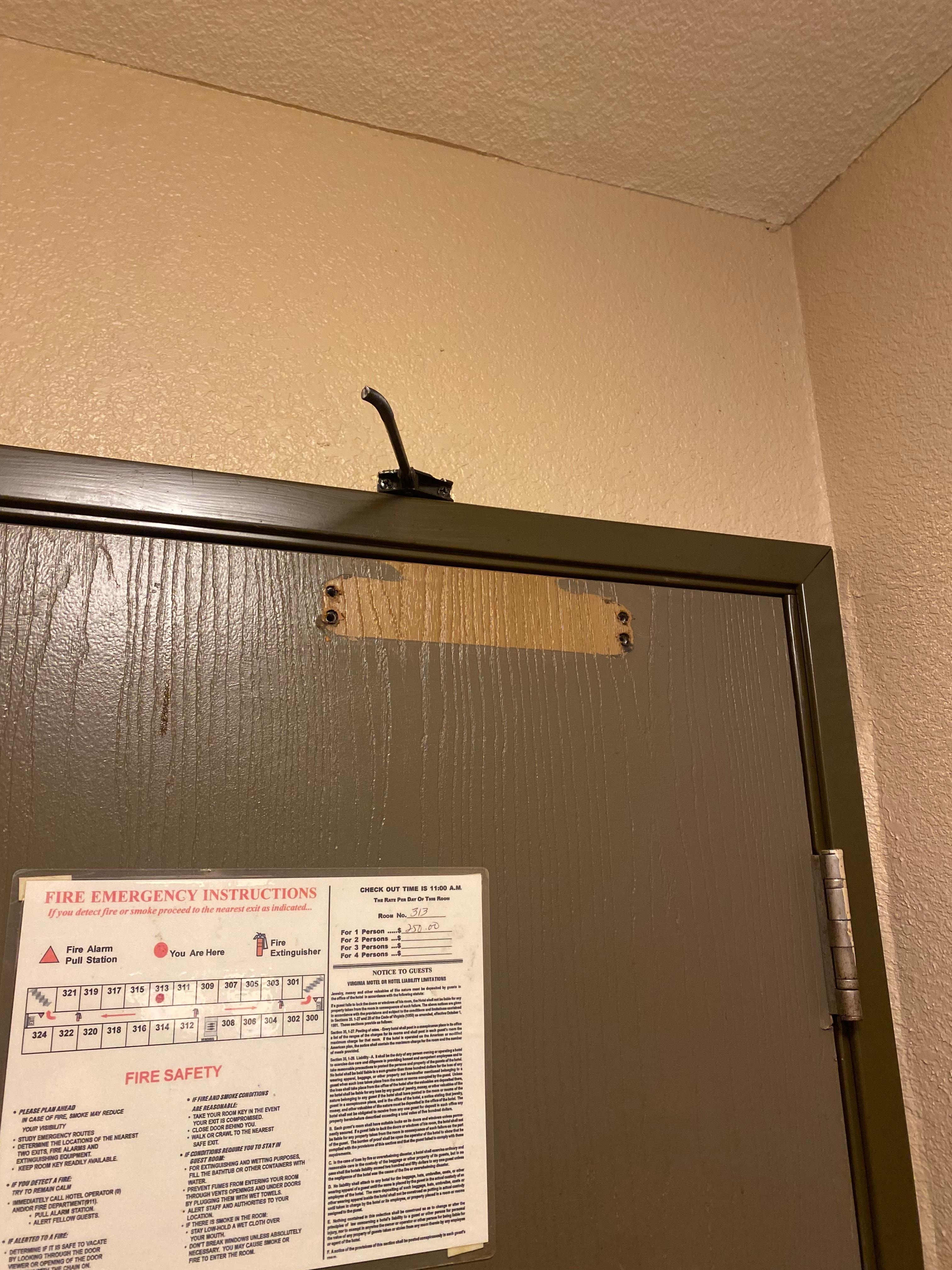 Broken (missing) door mechanism 