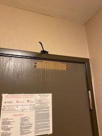 Broken (missing) door mechanism