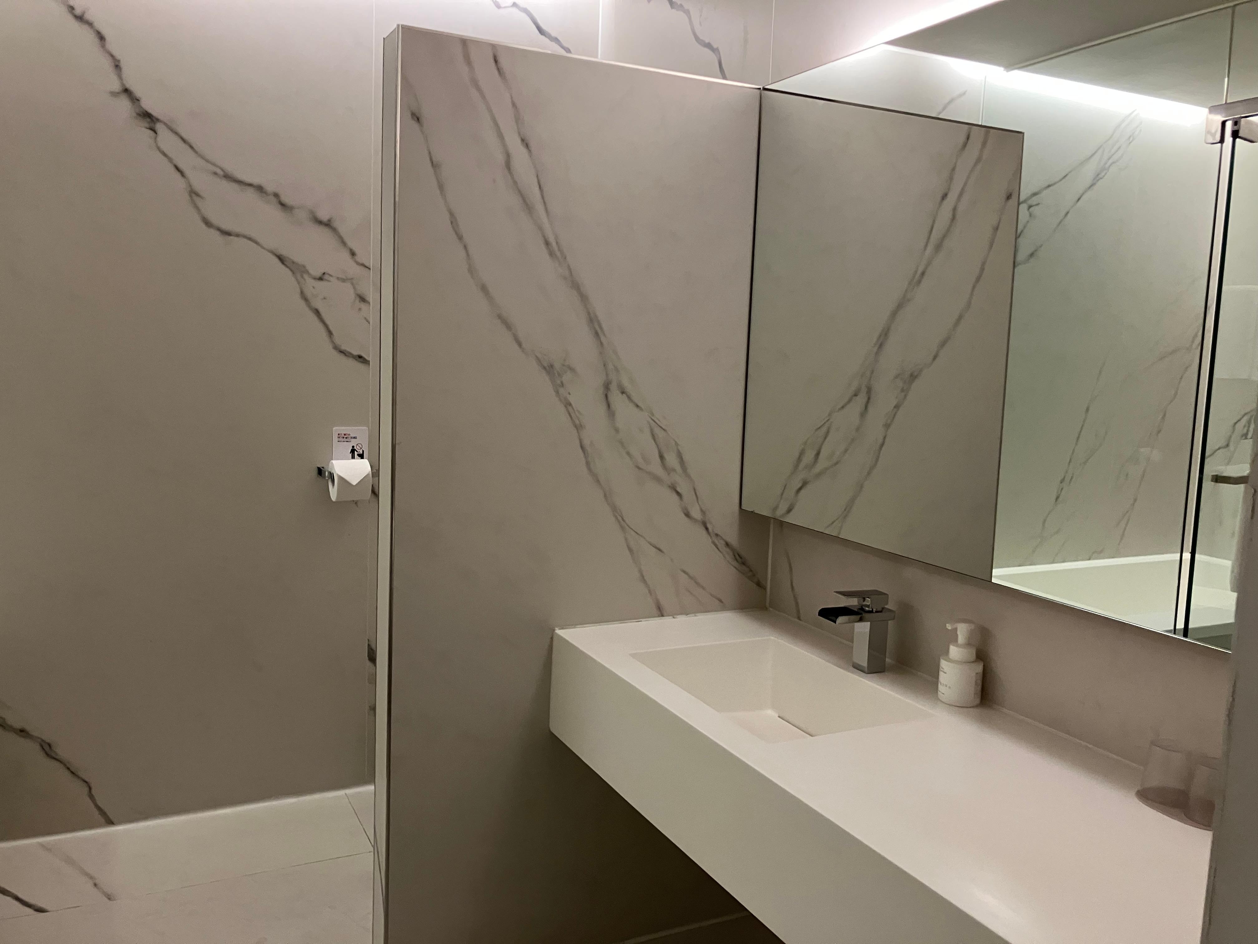 Salle de bains : lavabo