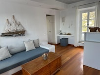 Lounge kitchen