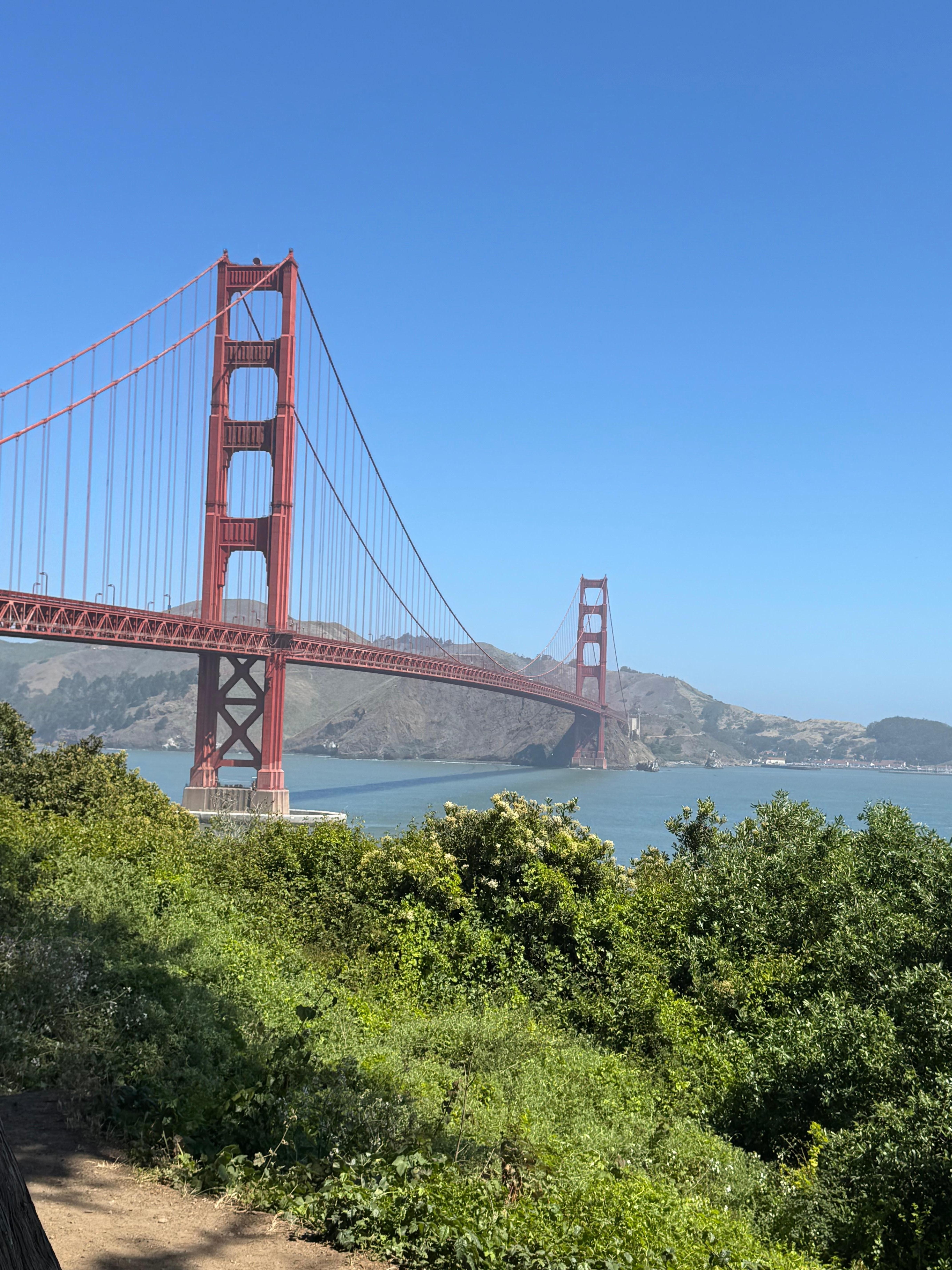 Walk at the Golden Gate Bridge 