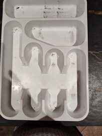 Silverware divider with stuck on food