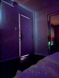 Good luck sleeping in the room without sound insulation around the door… 😬