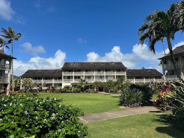 Grounds looking toward the lobby.