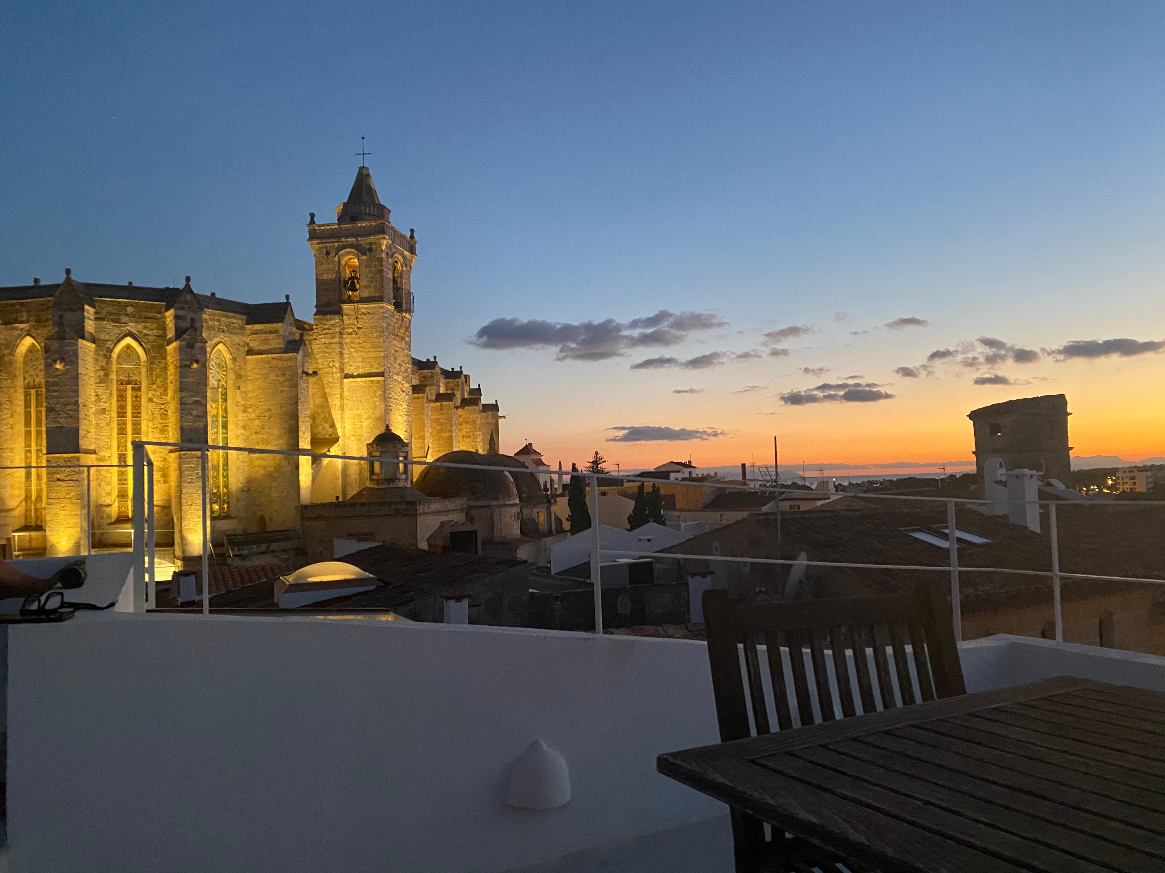 View from the roof terrace by night 