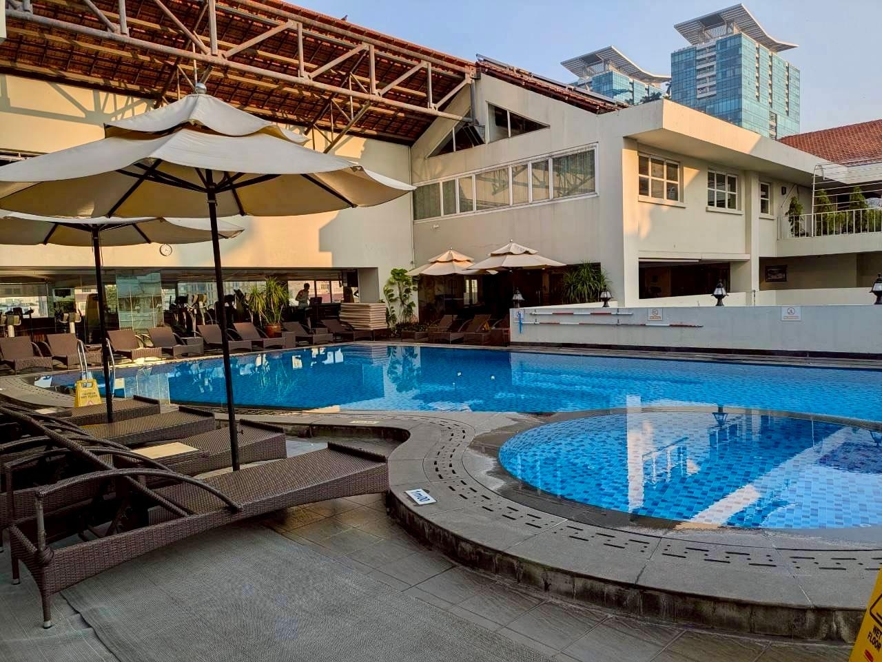 プールも使えるようです