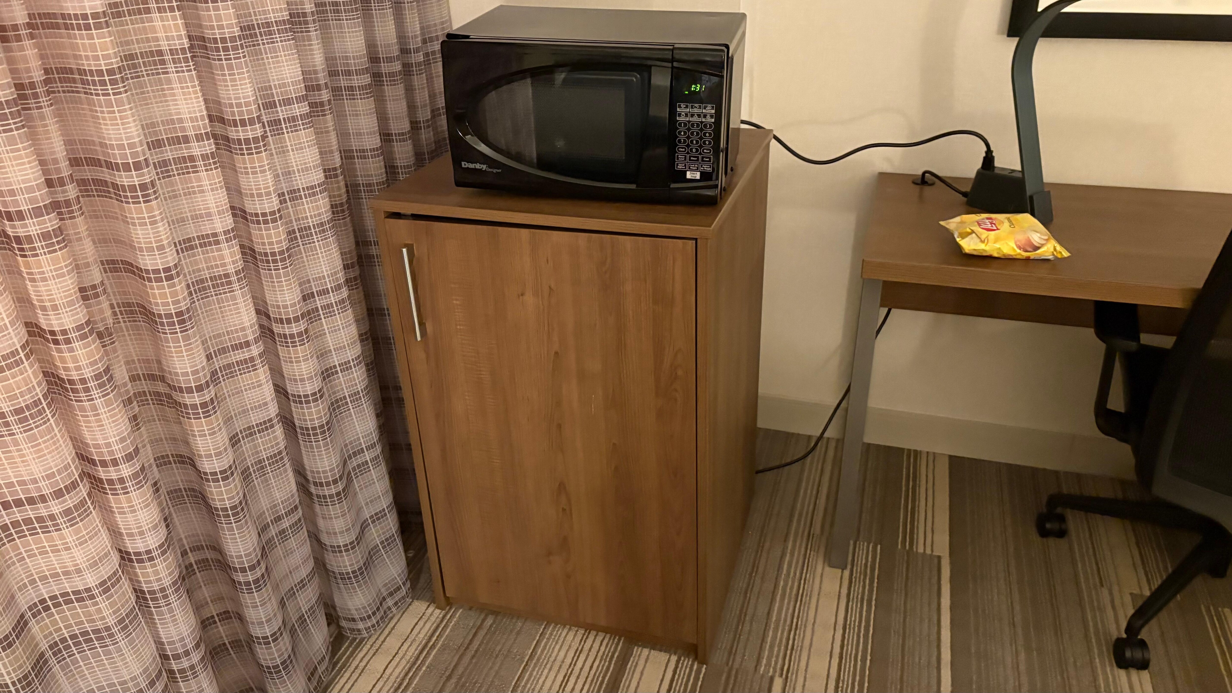 Refrigerator and microwave 