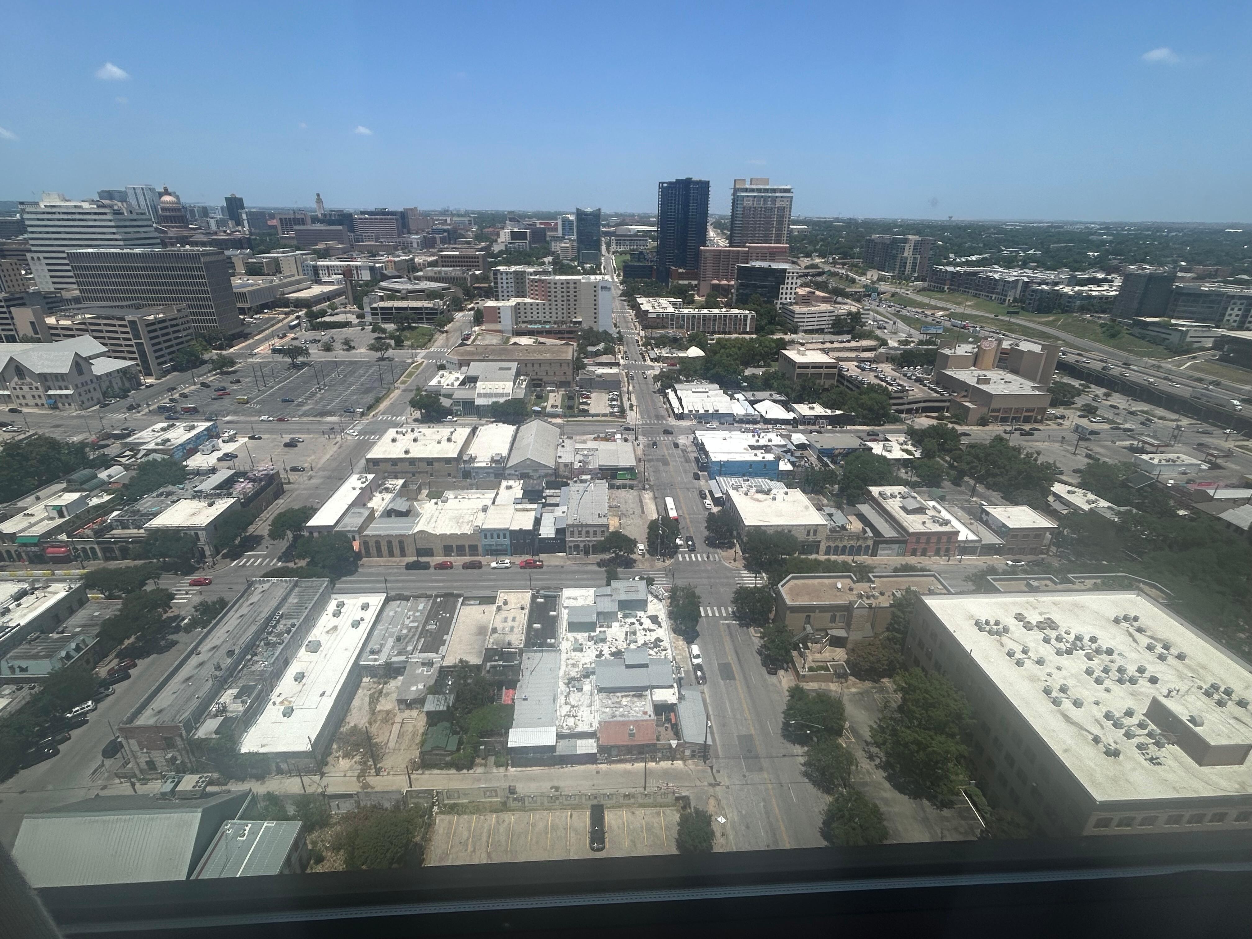 Facing 6th street! 26th floor