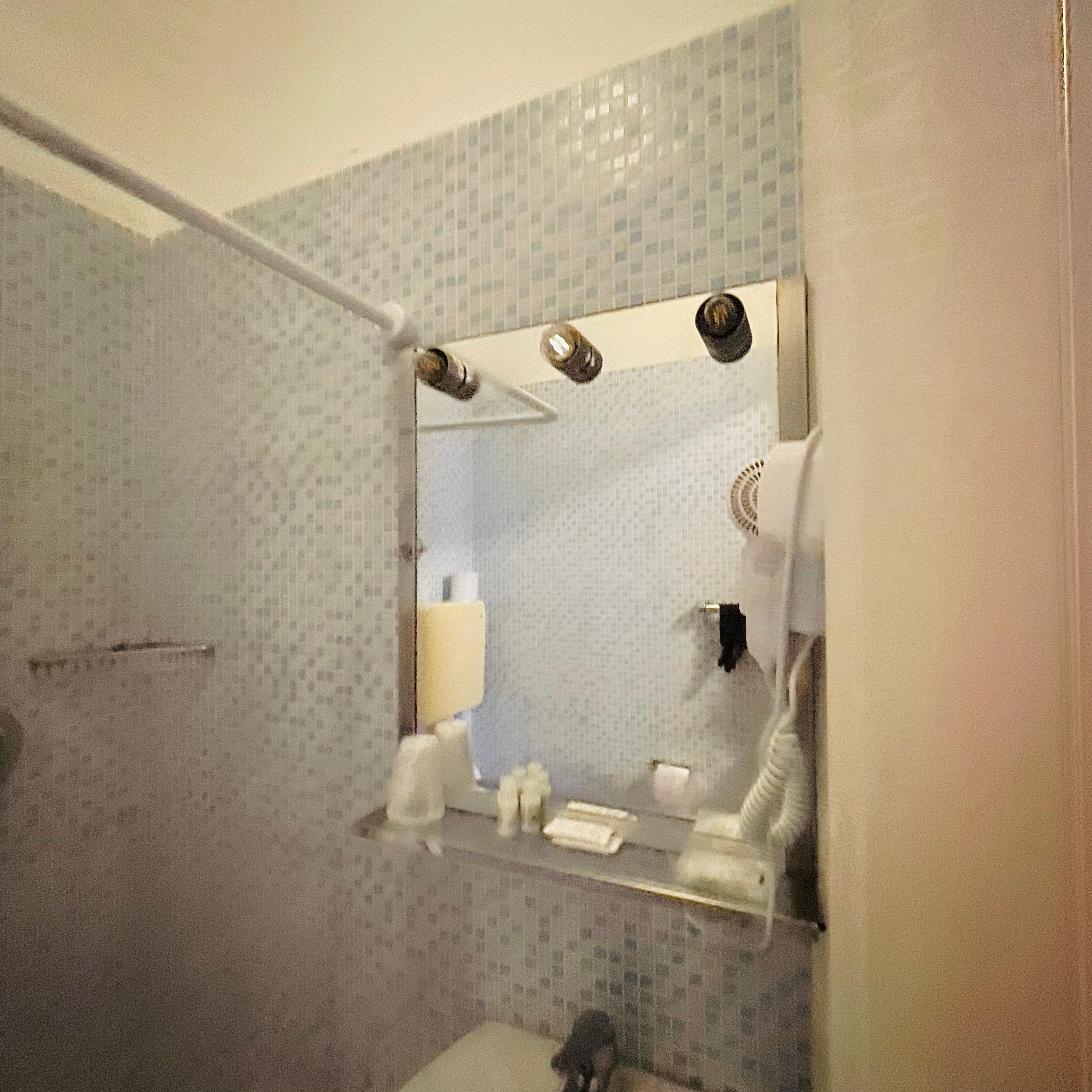 Lumière dans la salle de bain 