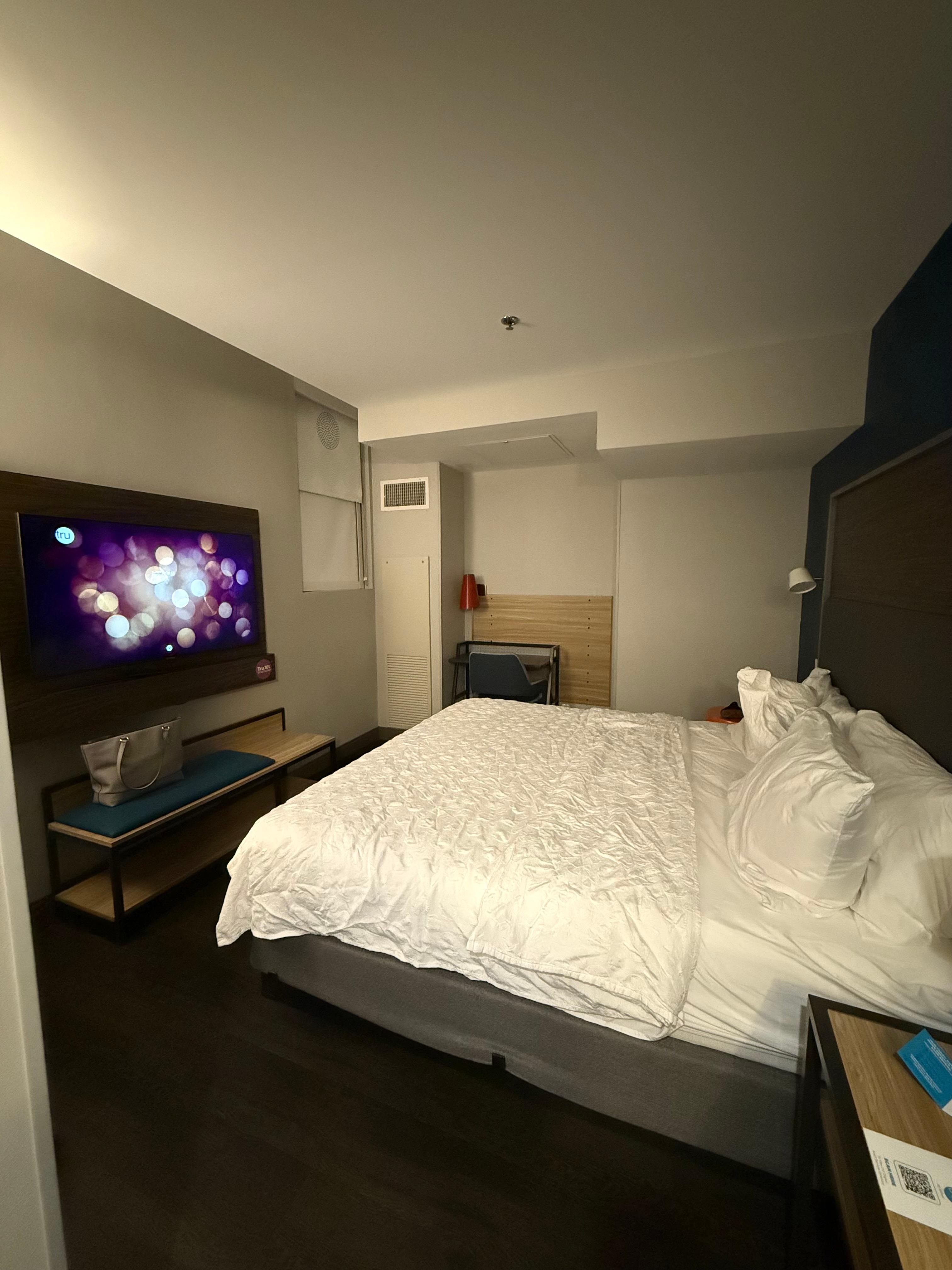 The photos when booking had two large windows, but the room had one tiny window