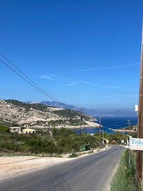 The walk down to the port.