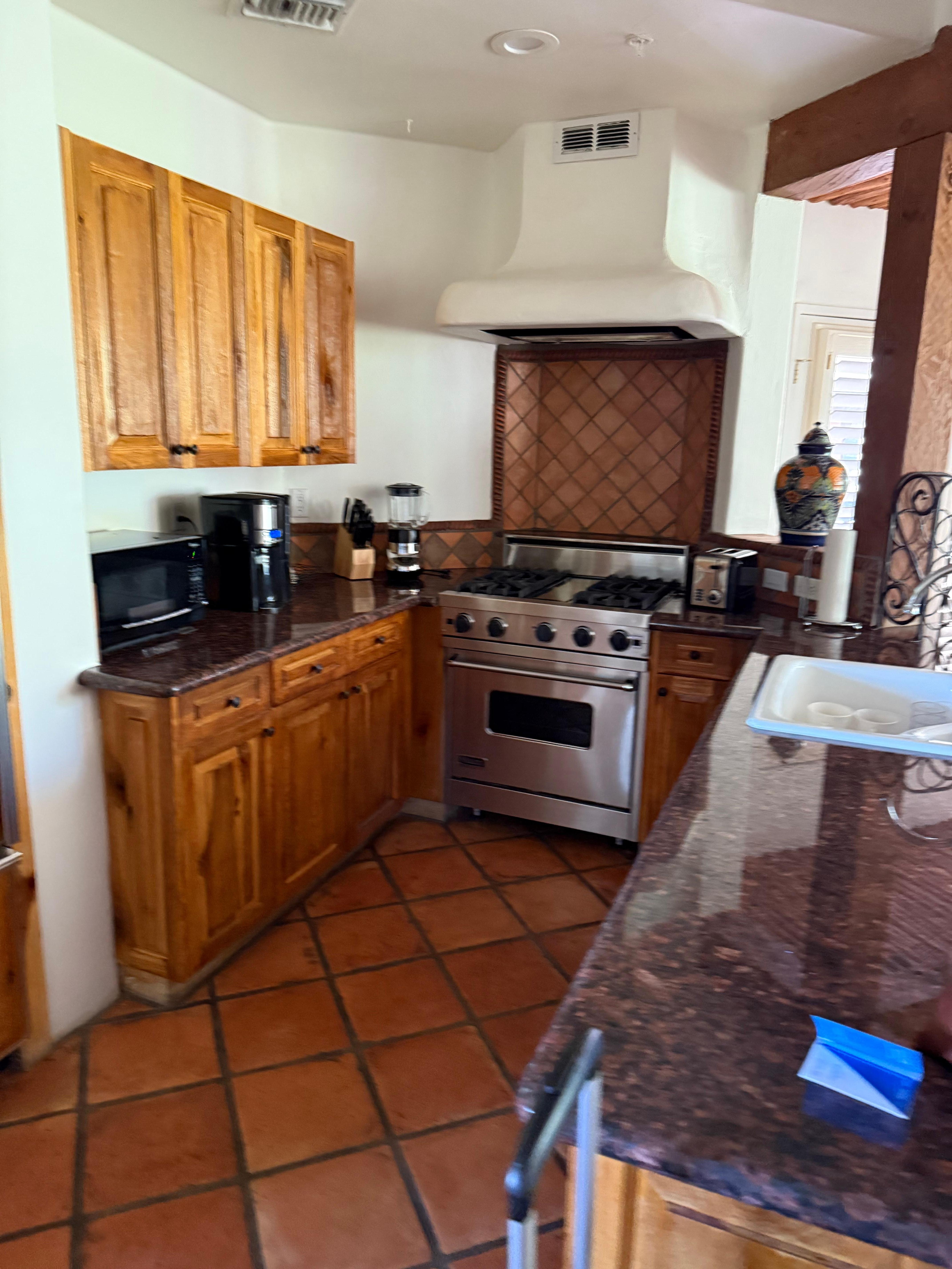 Fully equipped kitchen