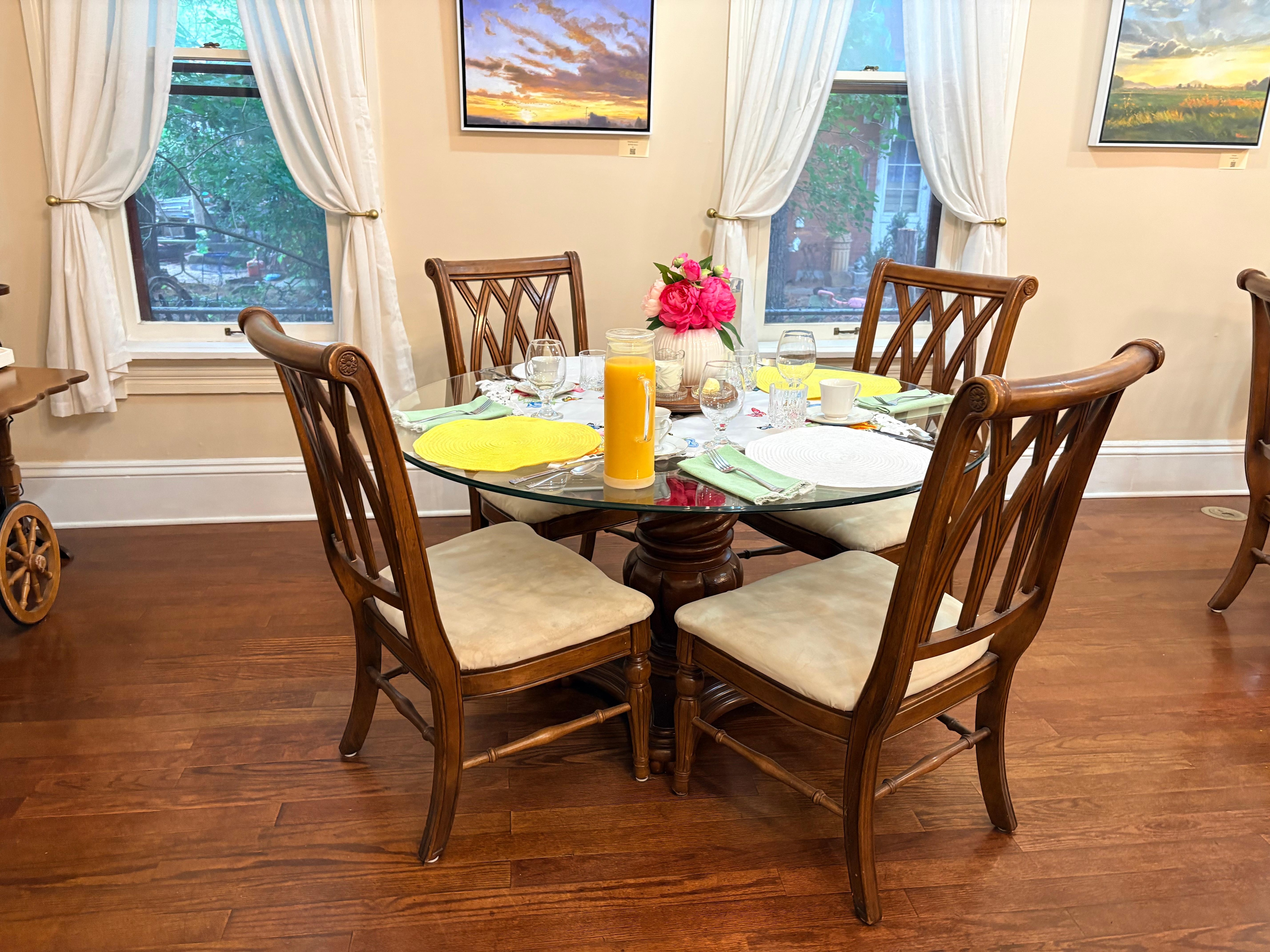 Dining room for yummy breakfast 