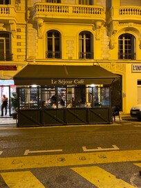 Dejlig restaurant i samme gade