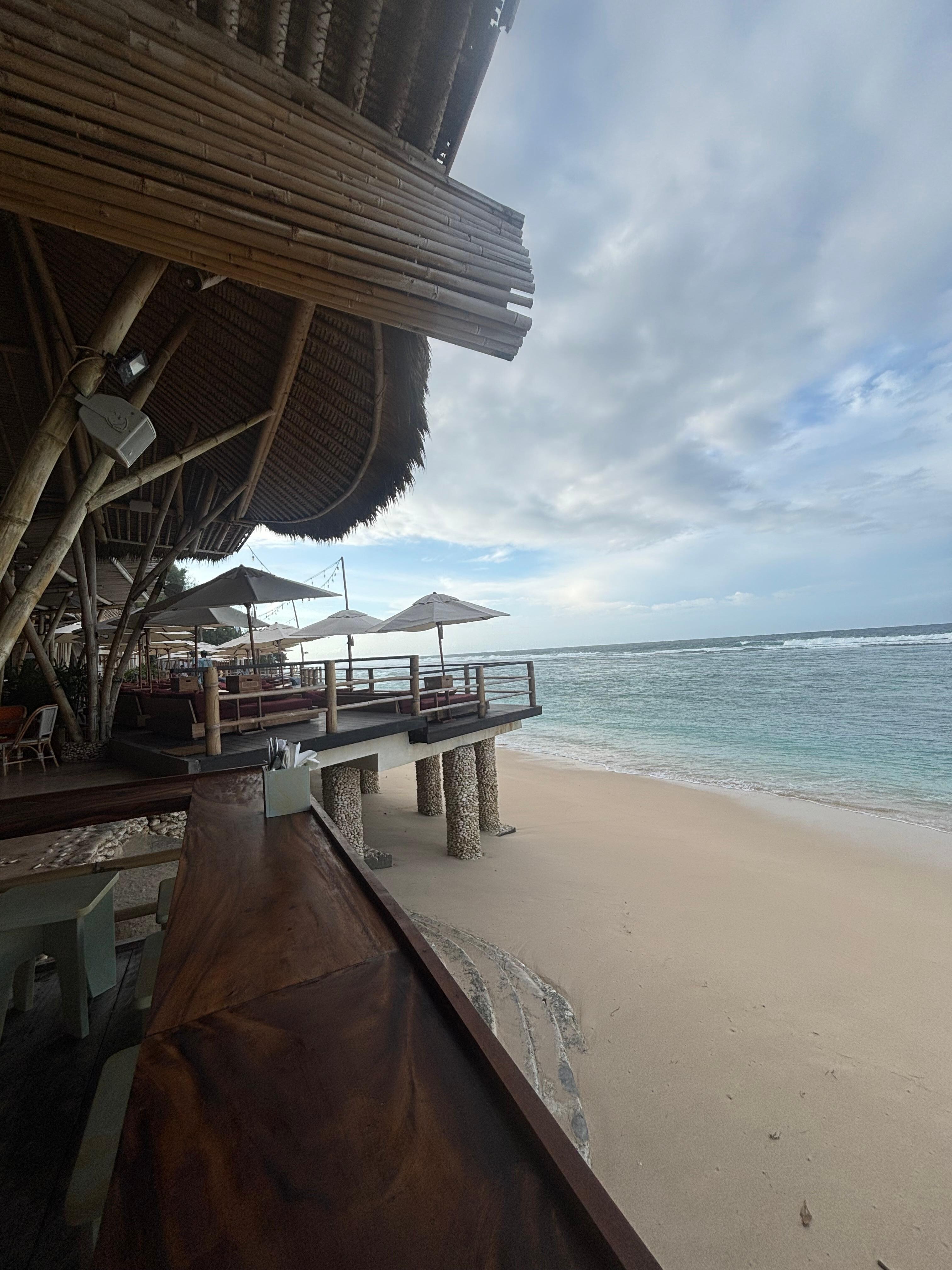 Sundays Beach Club