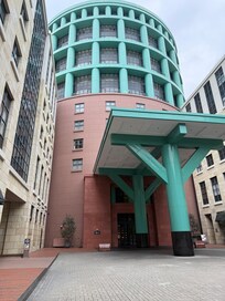 Hotel von aussen - hinten dran gibt es einen Parkplatz