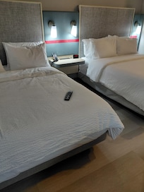 The room was clean and smell wonderful.  I will return again .
Thanks for during a fantastic job the staff at AVID Hotel.