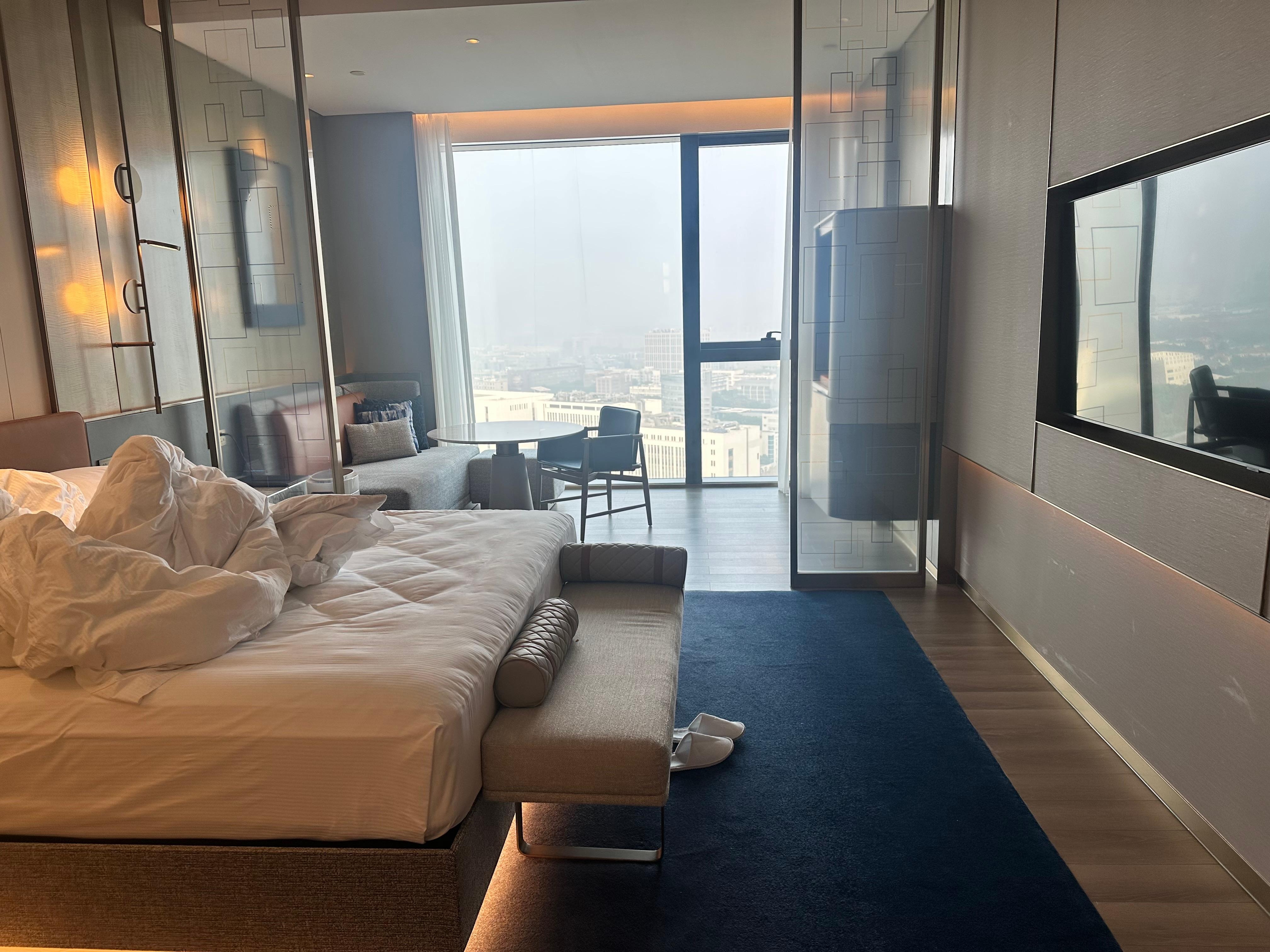 King bed and a nice view 