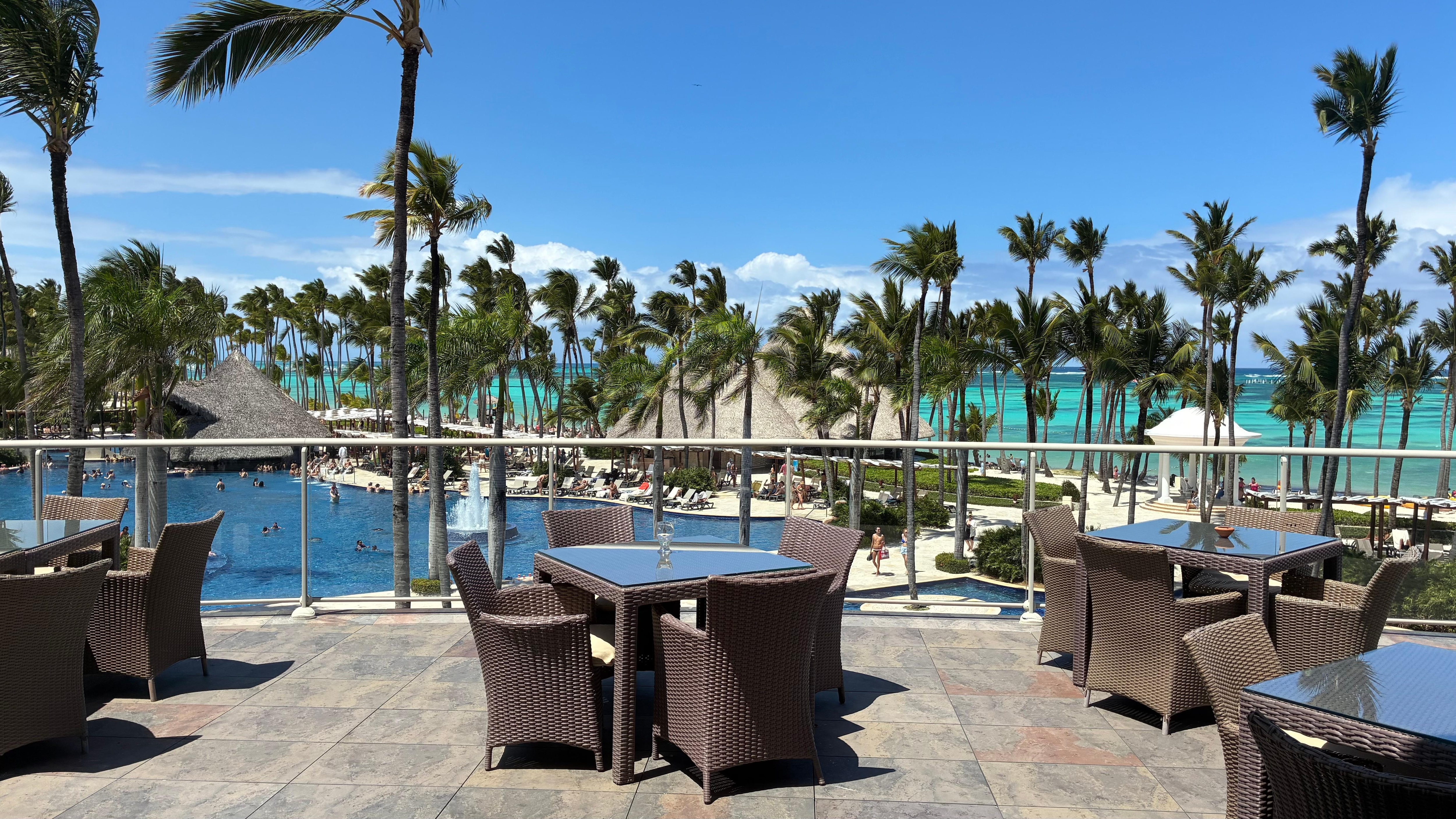 Vista desde el espejo de agua