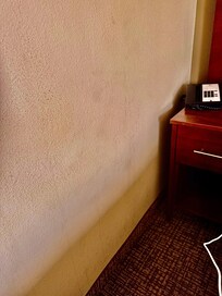 Walls not clean. Actually pretty nasty if you really look.