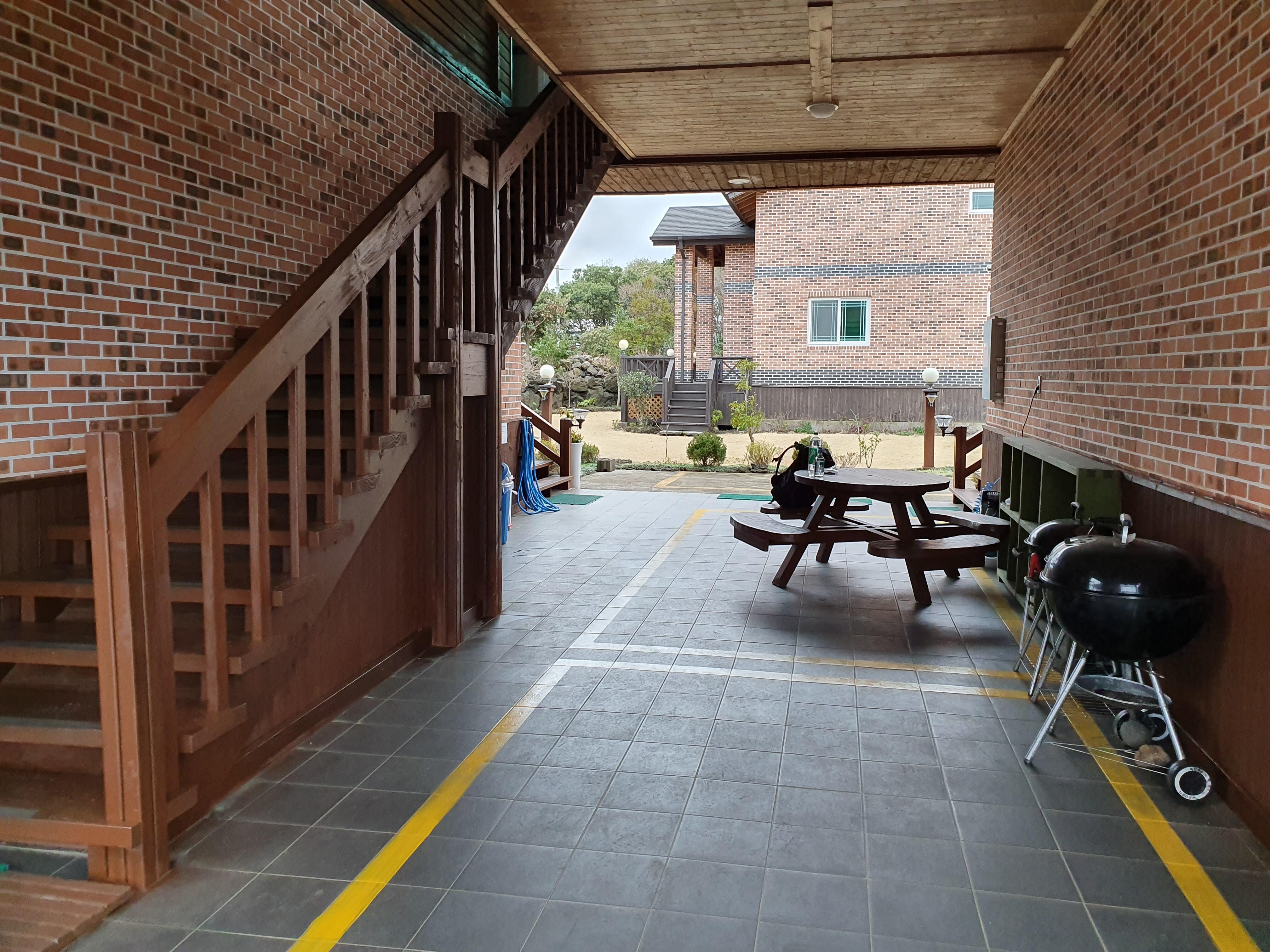 입구,바베큐시설