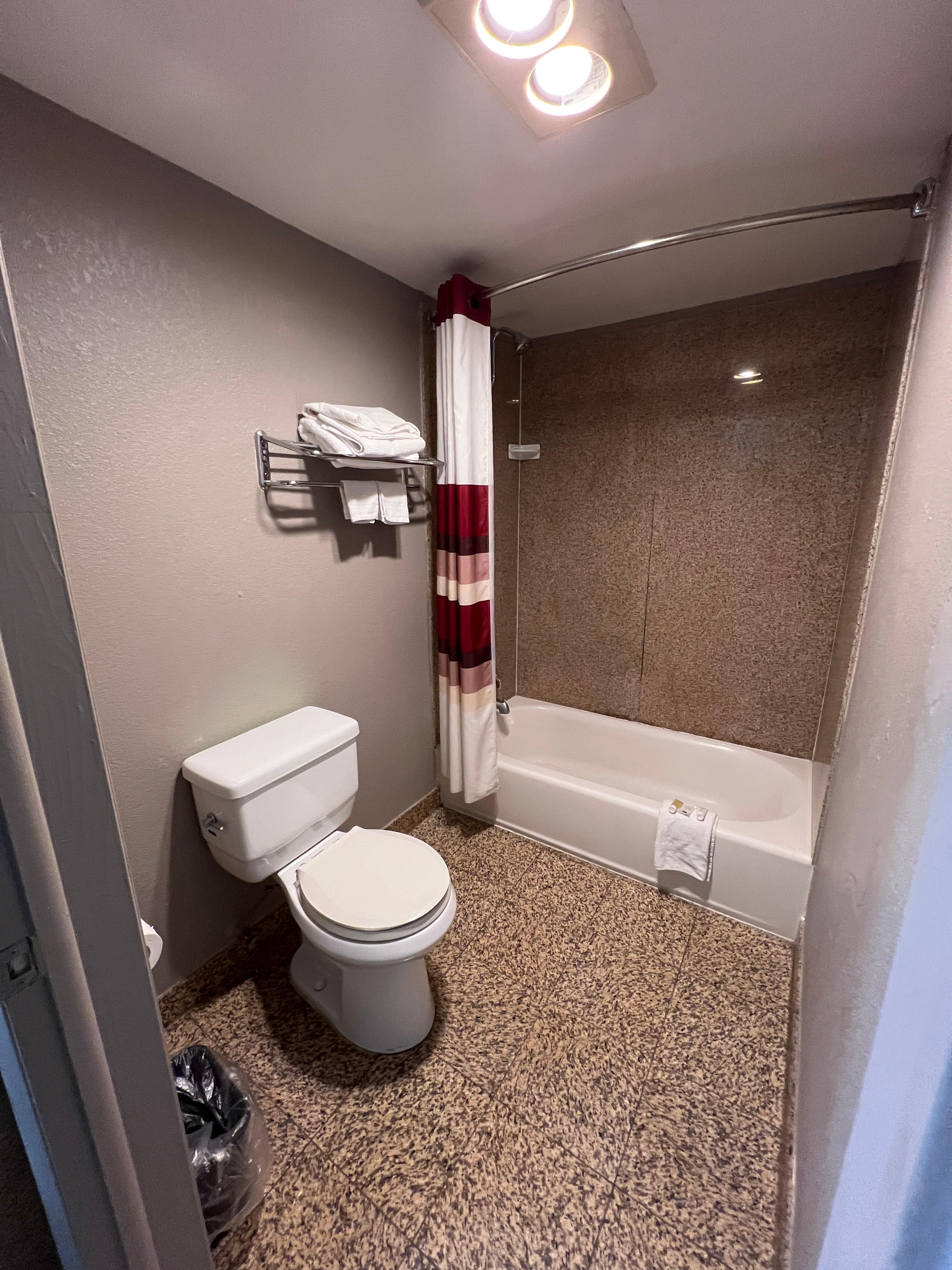 Bathroom. Broken seat lid.
