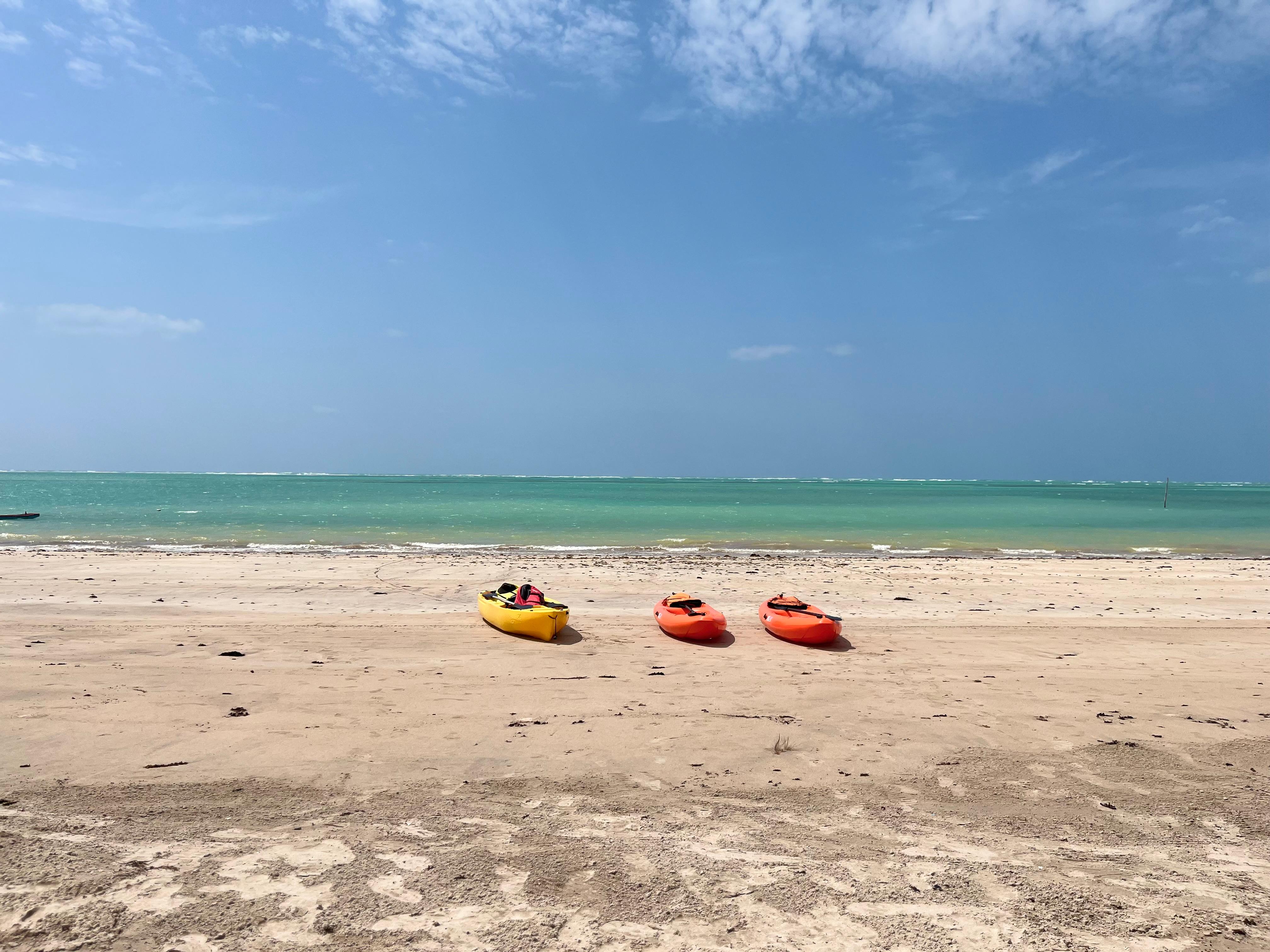 Praia em frente ao hotel 