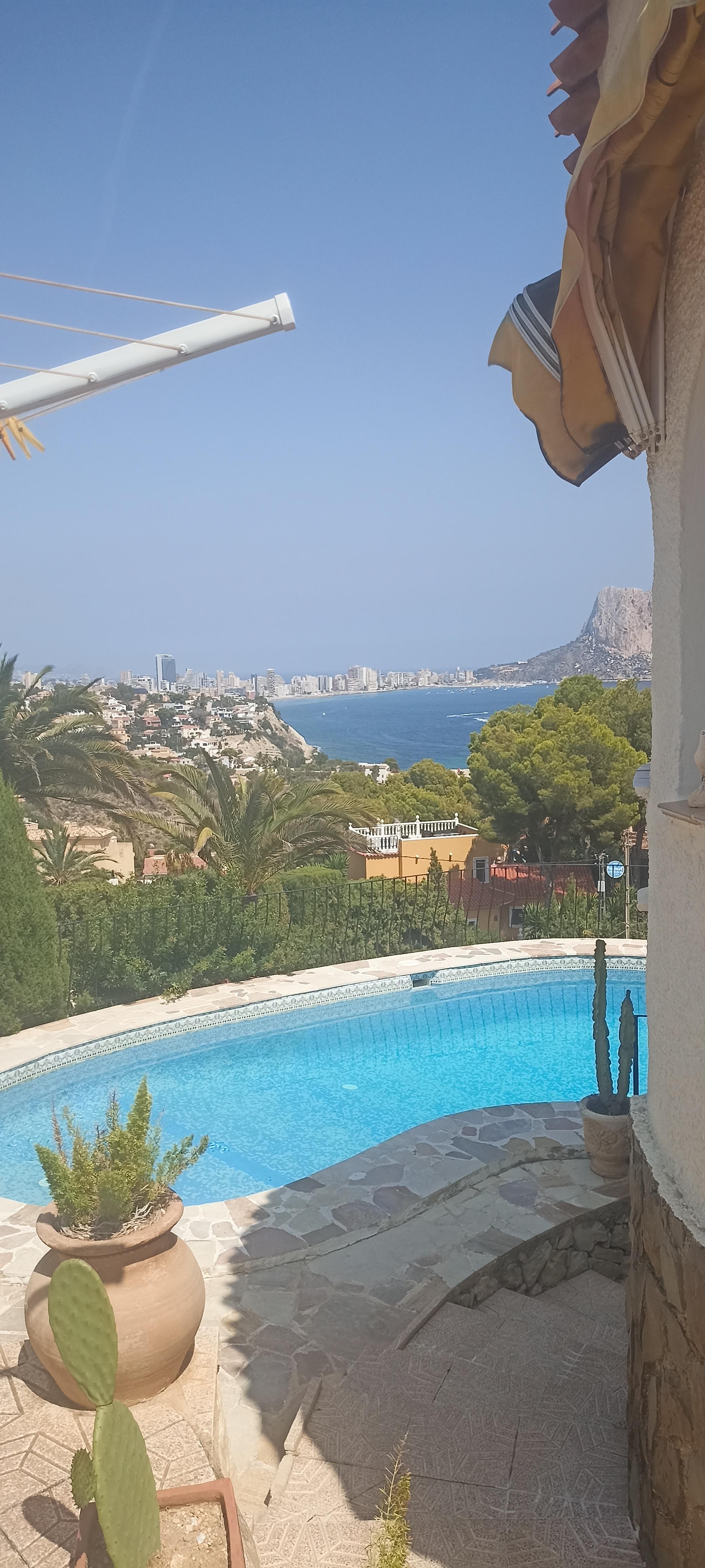 Depuis la terrasse, au petit déjeuner 