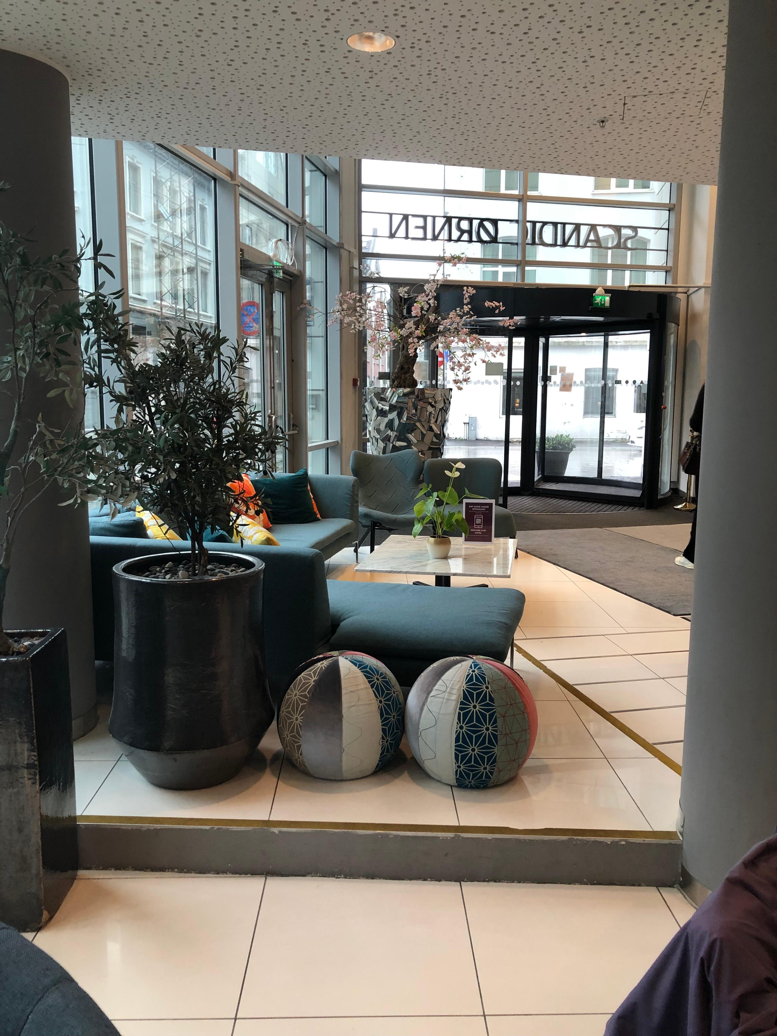 Nice reception area to wait and take a coffee. 