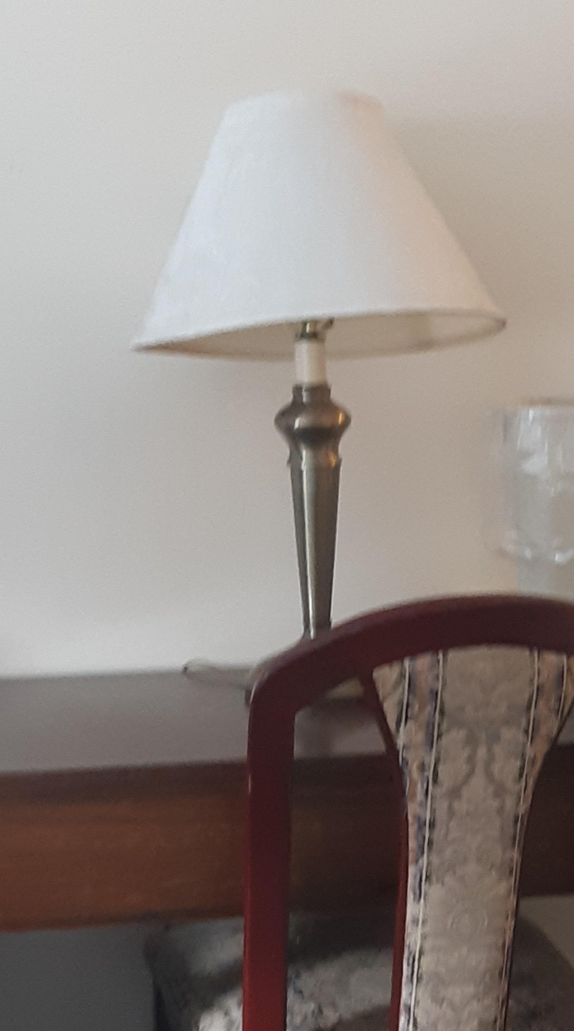 Lamp shape not adjusted .