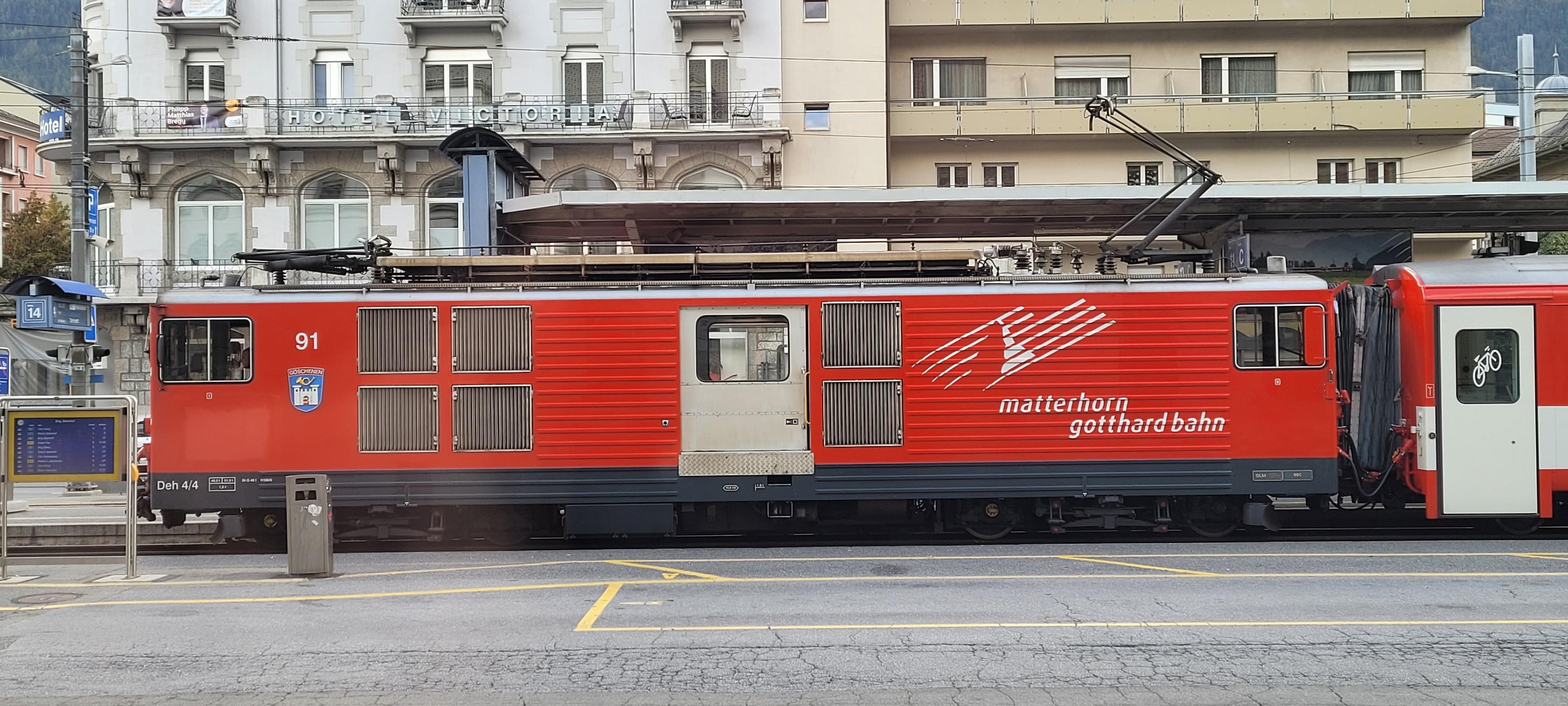 Neben dem Stockalper Schloss ist der Bahnhof sehenswert 