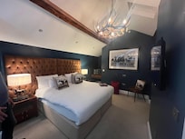 Polo Room