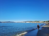 Am Morgen auf dem Strand der Croisette