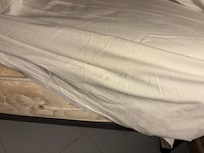 This is what happens when you don’t use a fitted sheet on a mattress