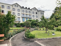 Hotel mit Garten zum See