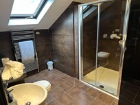 Posh bathroom - but smelly!