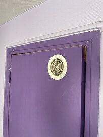 Verzogene Badezimmertür