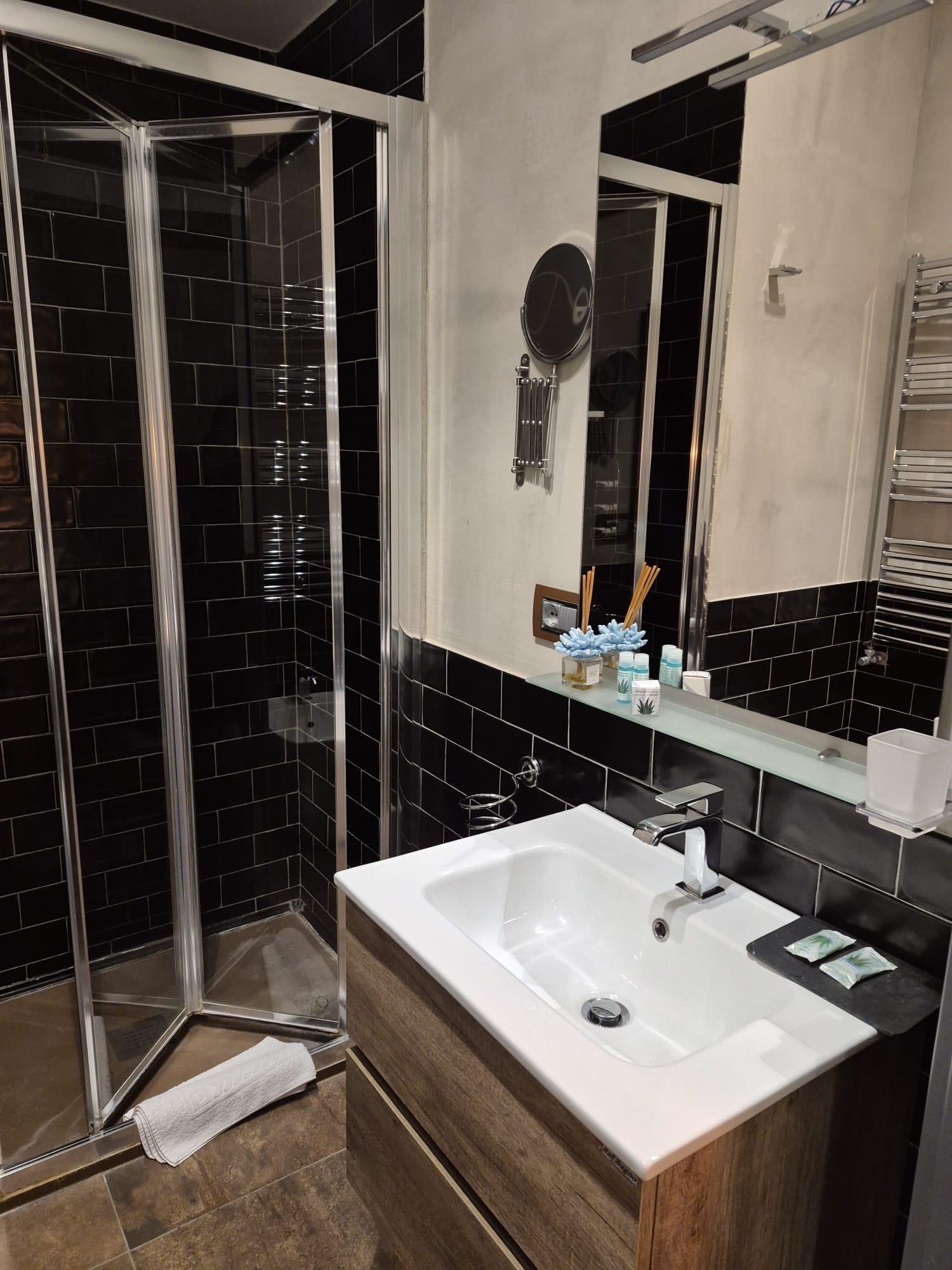 small but clean and good water pressure