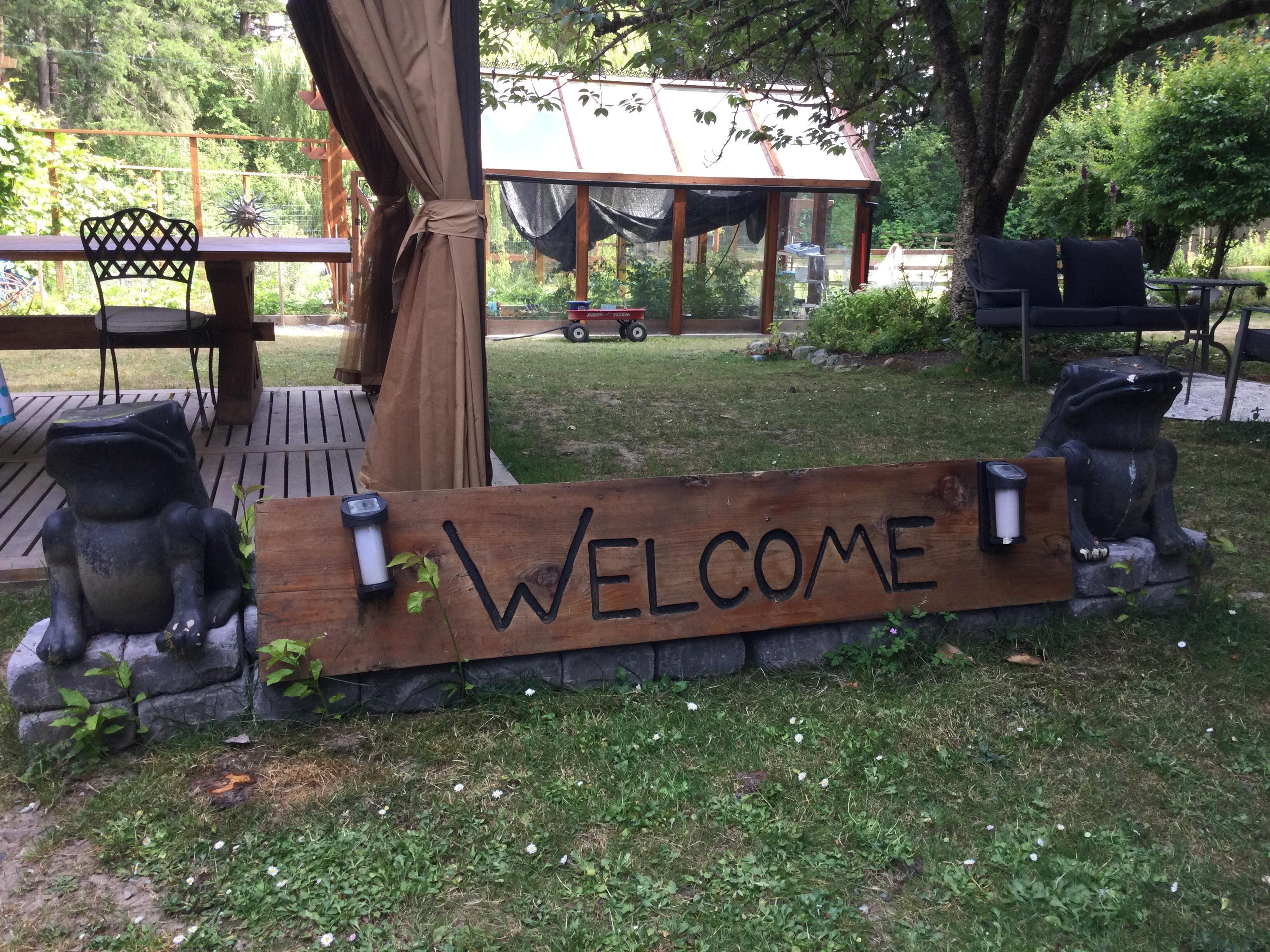  Beautiful entry to drive up to on arrival.
