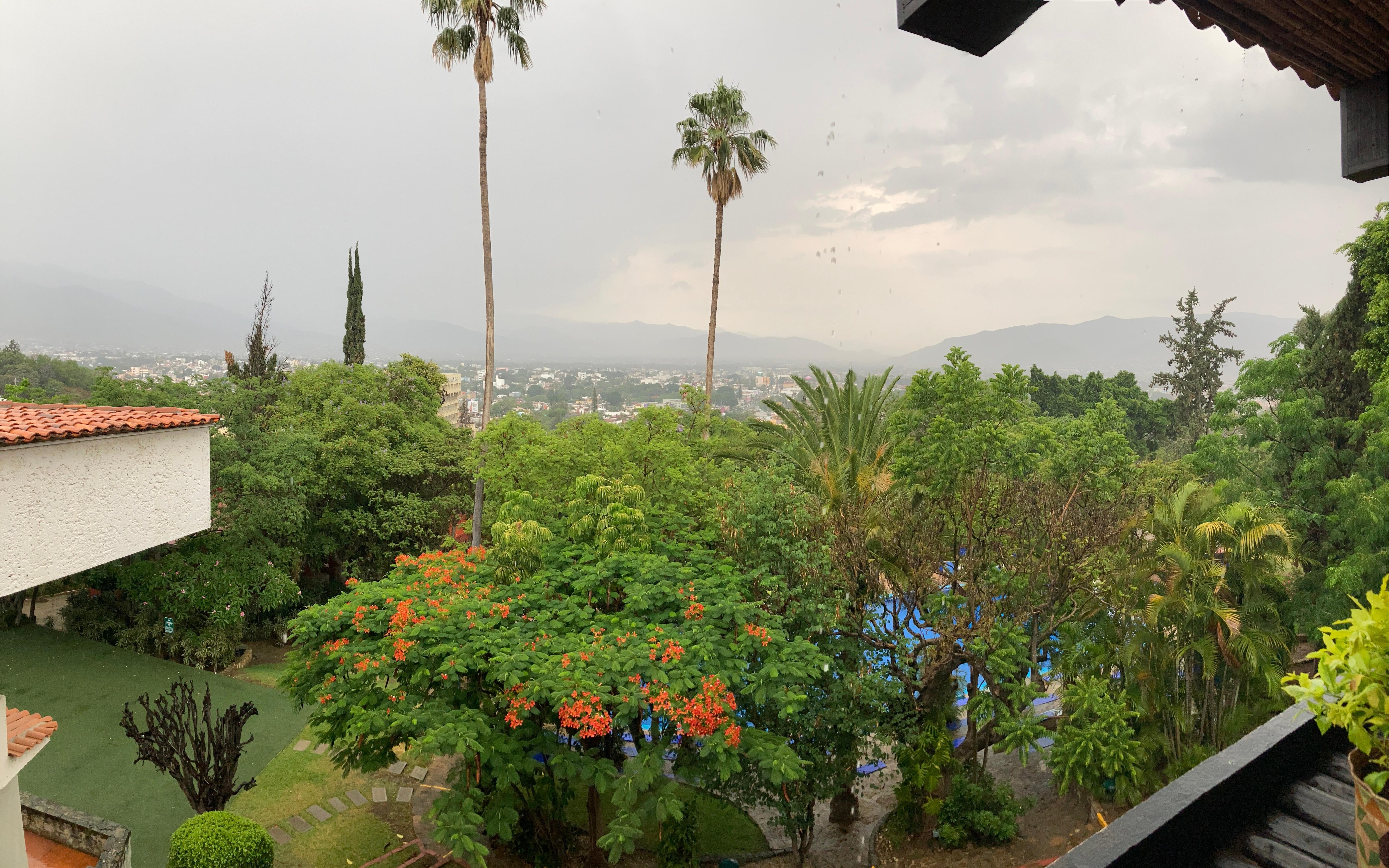 Vista desde el bar y de algunas habitaciones